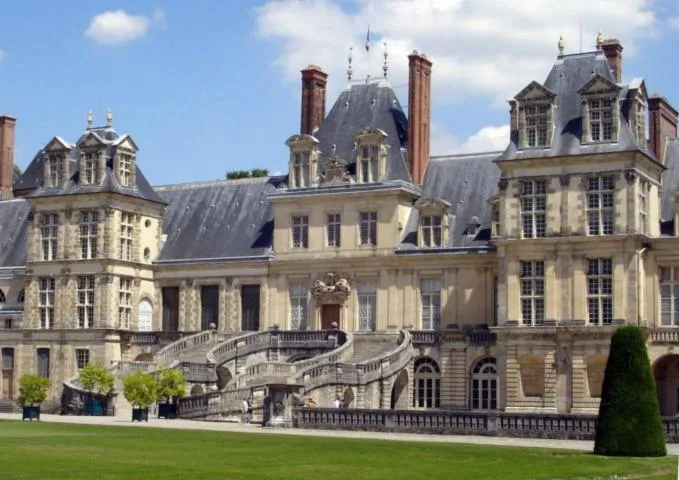 Image qui illustre: Château De Fontainebleau