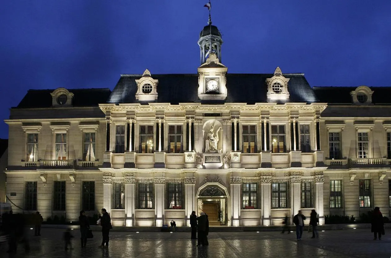 Image qui illustre: Hôtel de Ville de Troyes