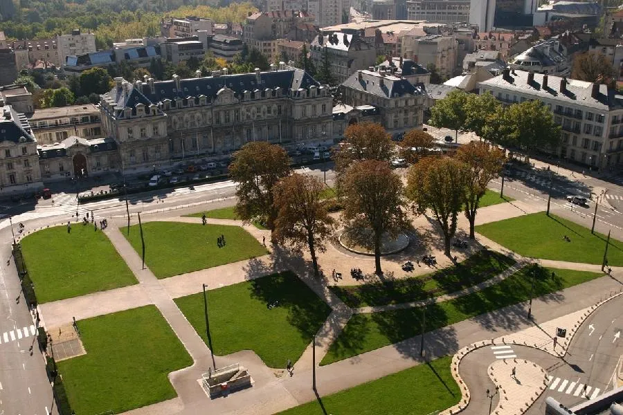 Image qui illustre: La Place de Verdun