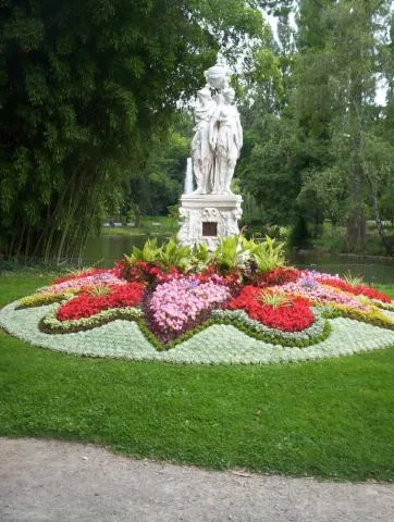 Image qui illustre: Jardin des plantes du Mans