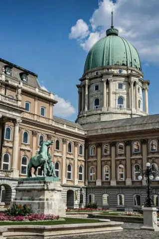Image qui illustre: Palais de Budavár - Château de Budapest