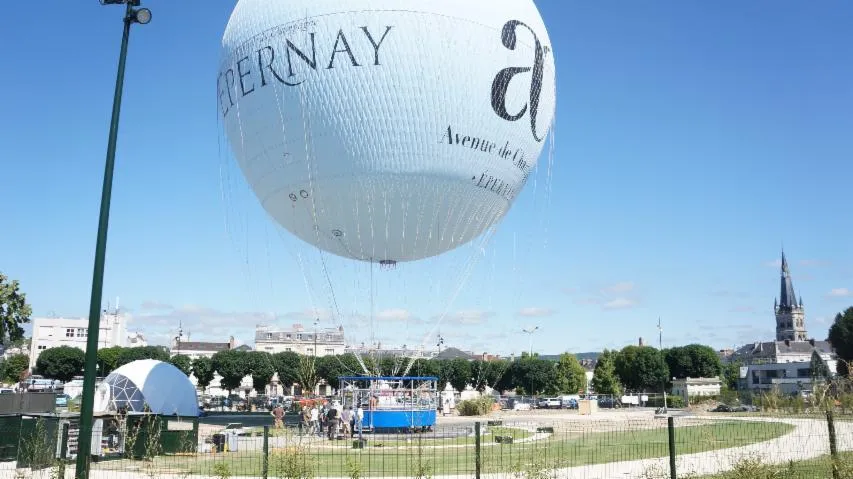Image qui illustre: Le ballon captif d'Épernay