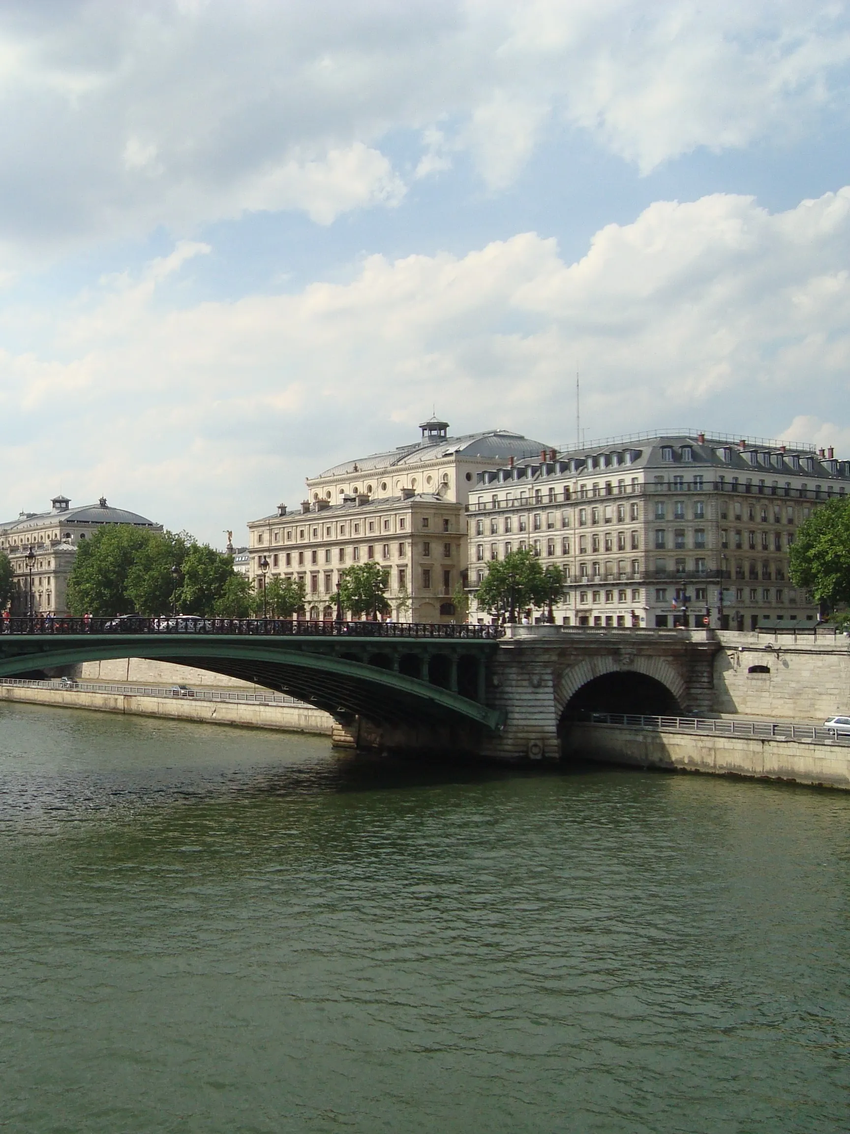 Image qui illustre: Pont Notre-Dame