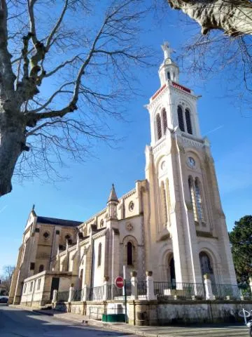 Image qui illustre: Eglise Saint-Ferdinand d'Arcachon