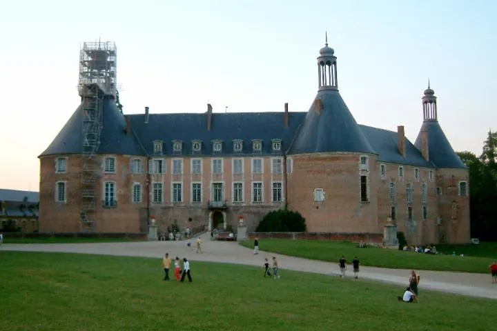 Image qui illustre: Château De Saint-fargeau