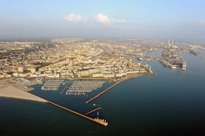 Image qui illustre: Le Port du Havre