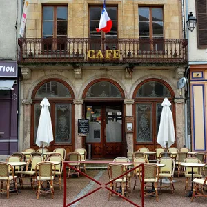 Le Café Parisien