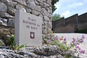 Place Raymond 1er de Baux