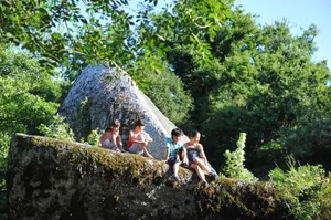 Jardin des Chirons - Rocher Branlant
