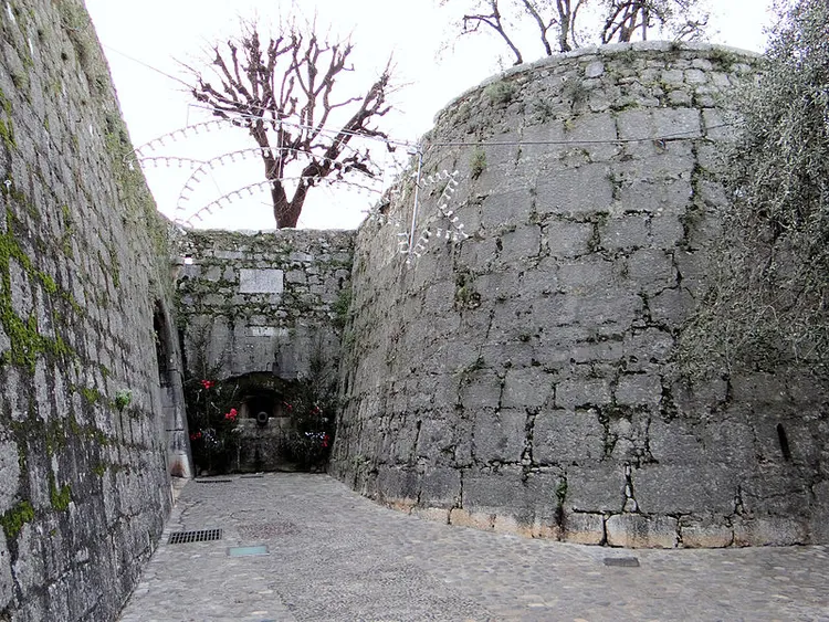 Image qui illustre: Les fortifications du village à Saint-Paul-de-Vence - 0