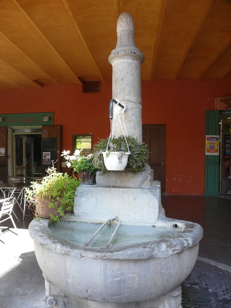 Image qui illustre: Fontaine Souta Loggia à Sospel - 0