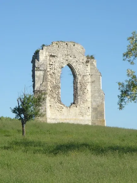 Image qui illustre: Vestiges de l'Abbaye de l'Isle à Ordonnac - 0