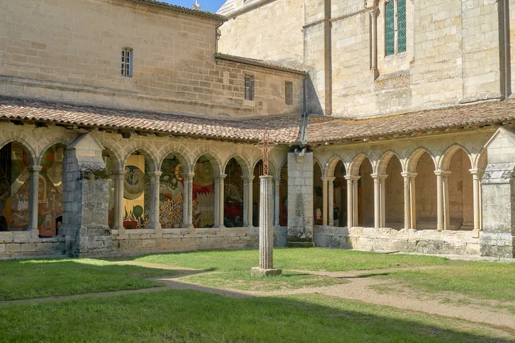 Image qui illustre: Eglise collégiale de Saint-Emilion à Saint-Émilion - 2