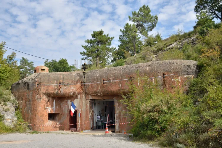 Image qui illustre: Fort du Mont Agaisen à Sospel - 0