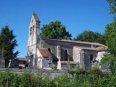 Image qui illustre: Eglise Saint-Pierre et Saint-Paul de Tizac-de-Lapouyade à Tizac-de-Lapouyade - 0