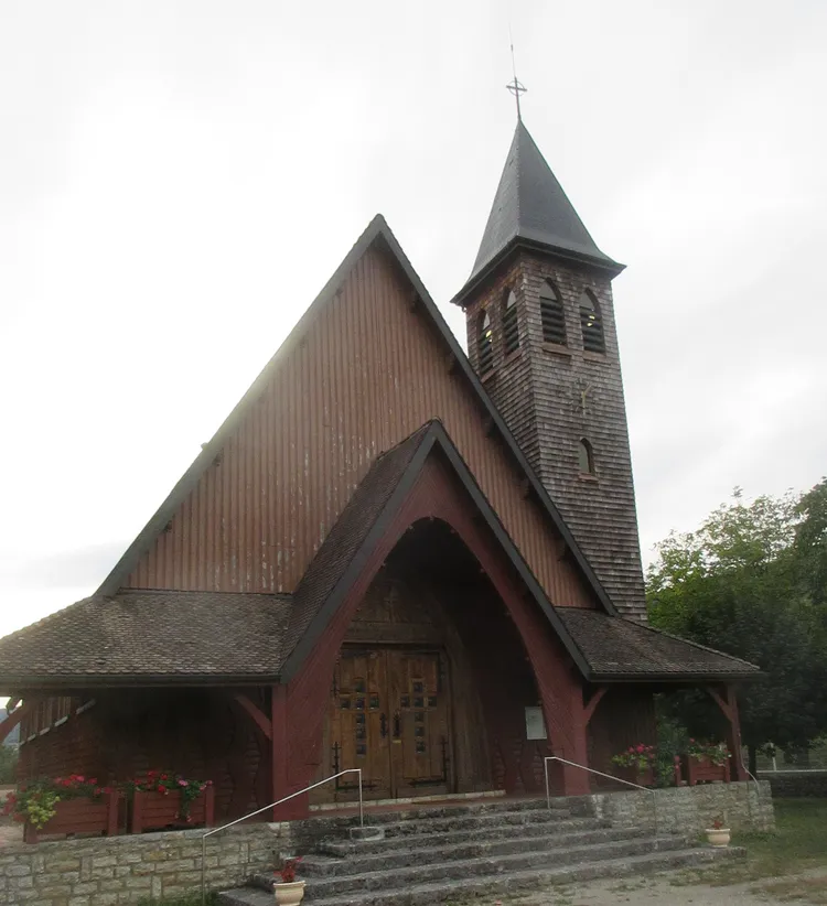 Image qui illustre: Eglise en bois de Lavancia à Lavancia-Epercy - 0