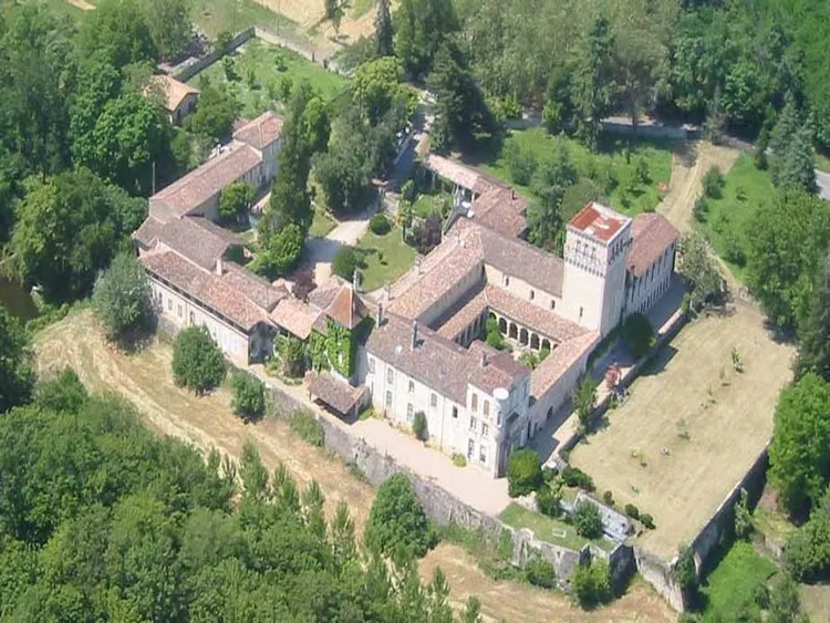 Image qui illustre: Abbaye Sainte-Marie du Rivet à Auros - 2