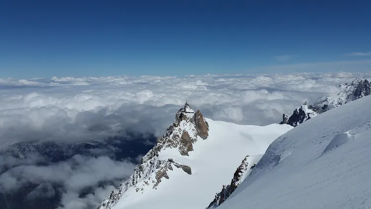 Image qui illustre: Aiguille du Midi à Chamonix-Mont-Blanc - 2