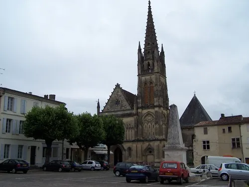 Image qui illustre: Eglise Saint-Blaise et Saint-Martin à Cadillac - 0