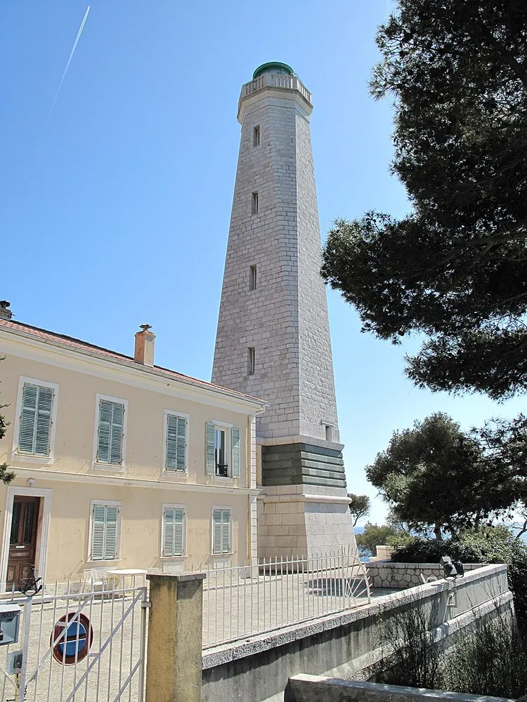 Image qui illustre:  Le phare du cap Ferrat à Saint-Jean-Cap-Ferrat - 1