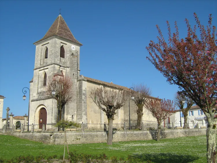 Image qui illustre: Église Saint-Genès de Lugon à Lugon-et-l'Île-du-Carnay - 0