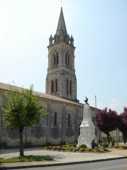 Image qui illustre: Eglise Saint-Pierre de Civrac-Médoc à Civrac-en-Médoc - 1