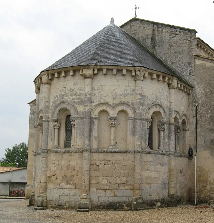 Image qui illustre: Eglise Saint-Pierre de Civrac-Médoc à Civrac-en-Médoc - 0