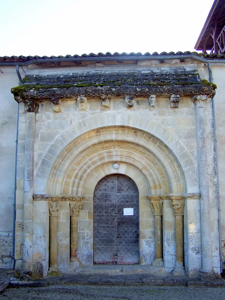 Image qui illustre: Eglise de Saint-Hilaire-de-la-Noaille à Saint-Hilaire-de-la-Noaille - 1