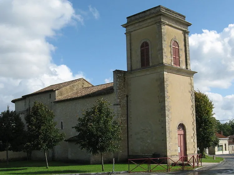 Image qui illustre: Église Sainte-Marie de Saint-Sauveur à Saint-Sauveur - 1