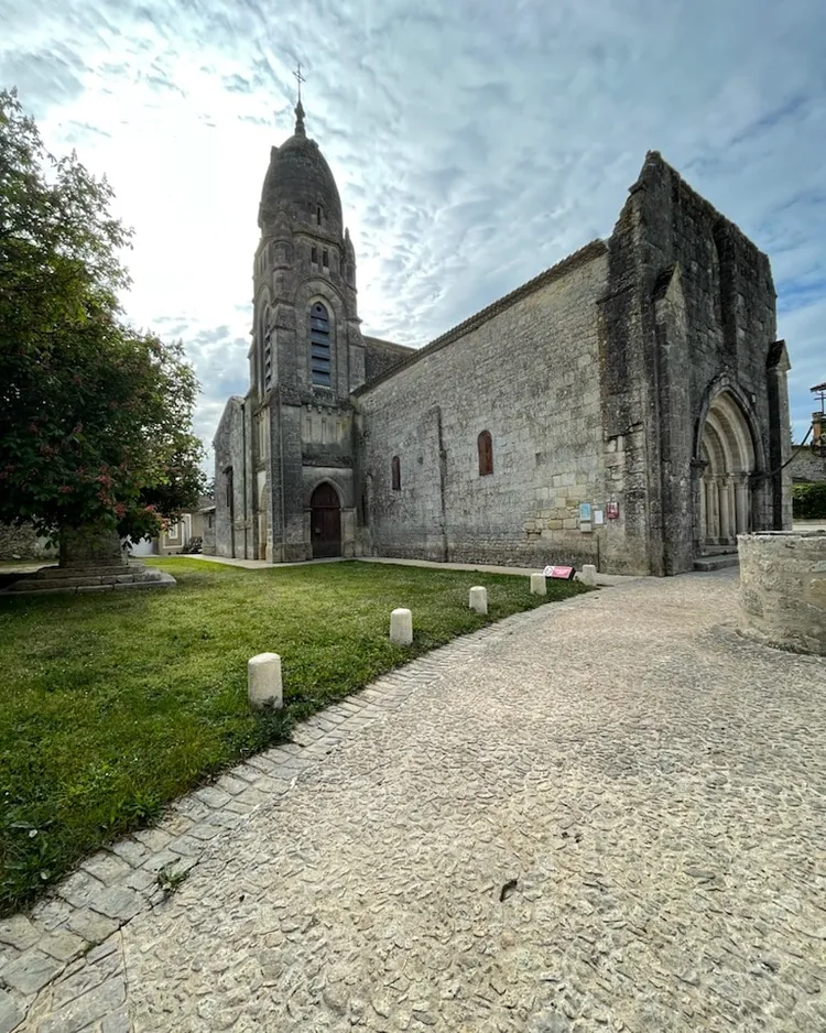 Image qui illustre: Eglise Saint-André de Pellegrue à Pellegrue - 2