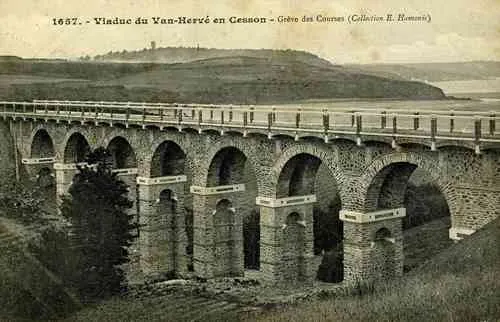 Image qui illustre: Viaduc du Vau Hervé à Langueux - 0