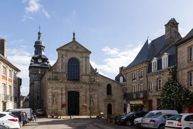 Image qui illustre: Eglise Saint-mathurin à Moncontour - 0