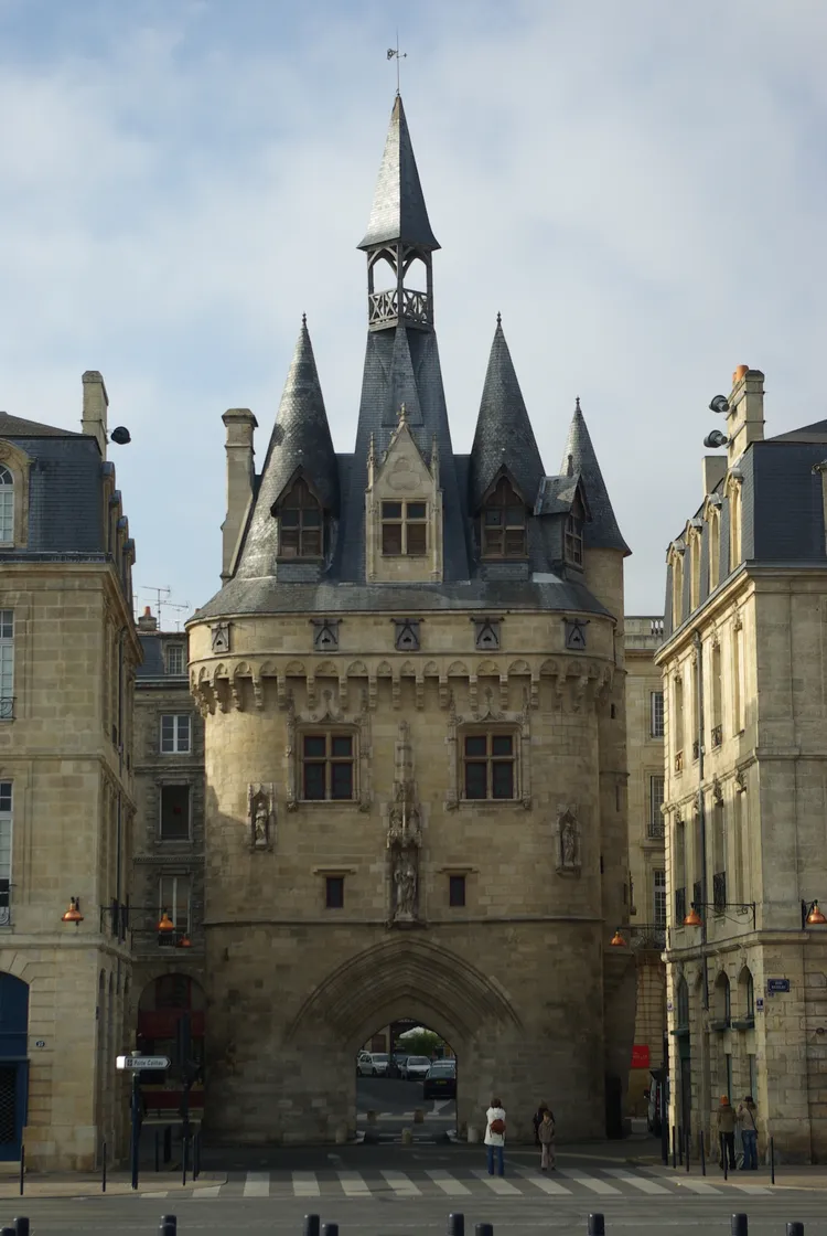 Image qui illustre: Porte Cailhau à Bordeaux - 1