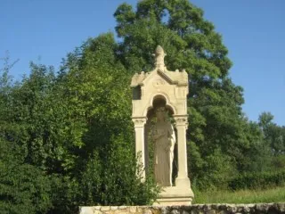 Image qui illustre: Statue Sainte Radegonde à Arbanats - 0