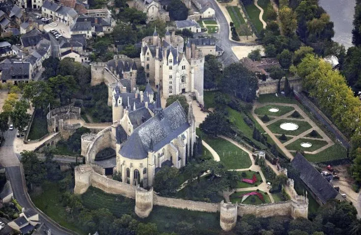 Image qui illustre: Château De Montreuil-bellay