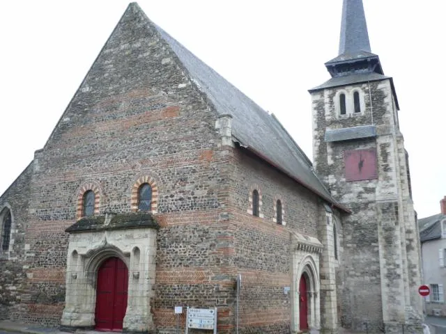 Image qui illustre: Eglise Saint-pierre Et Saint-romain