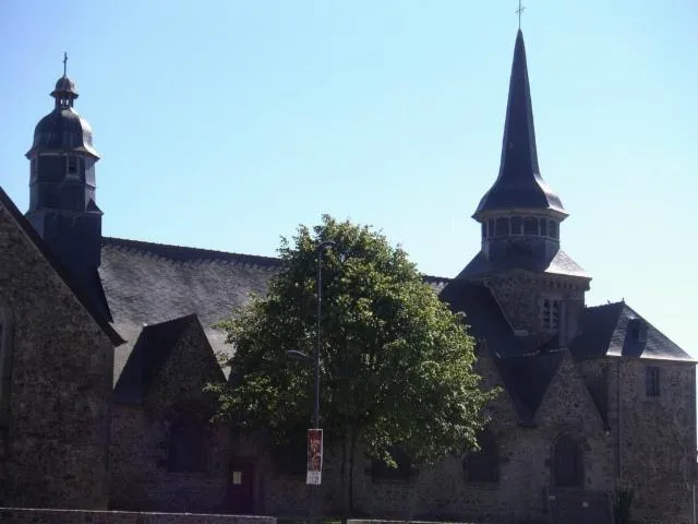 Image qui illustre: Eglise Saint-Pierre de Plérin