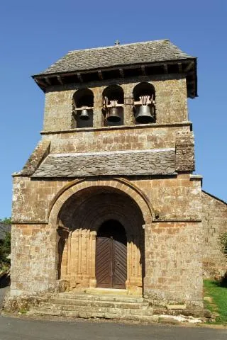 Image qui illustre: Église Saint-Victor et Sainte Madeleine de Chastel Marlhac