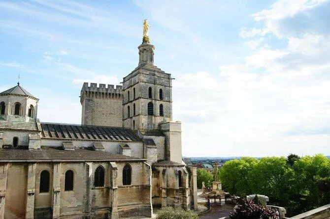 Image qui illustre: Basilique métropolitaine Notre Dame des Doms
