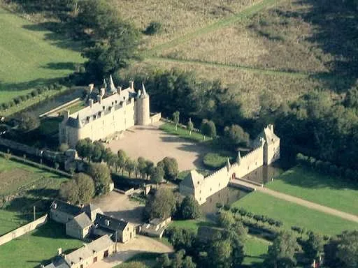 Image qui illustre: Château De Bienassis