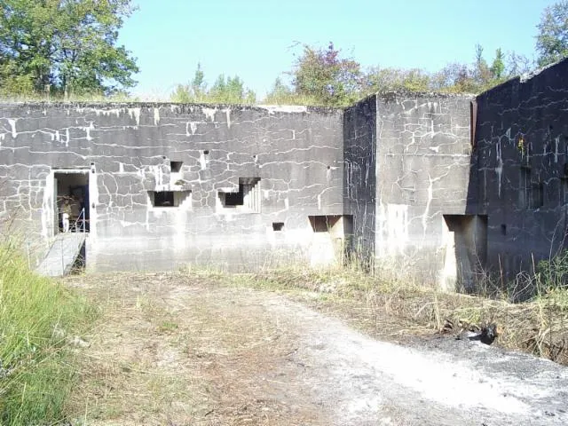 Image qui illustre: Fort Du Vieux Canton