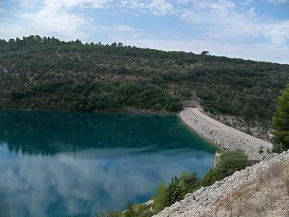 Image qui illustre: Lac d'Esparron