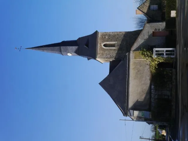 Image qui illustre: Église Saint-pierre - Montguillon