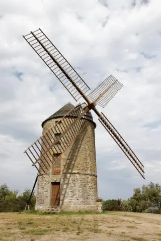 Image qui illustre: Moulin de Saint-Lazare