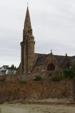 Image qui illustre: Eglise paroissiale Saint-Michel