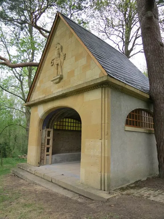 Image du carousel qui illustre: Chapelle allemande à Falaise