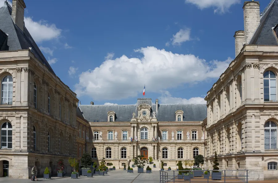 Image du carousel qui illustre: Hôtel De Ville D'amiens à Amiens