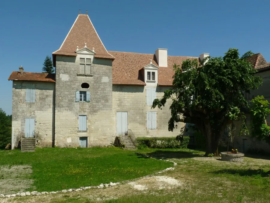 Image du carousel qui illustre: Château de Bonnes à Bonnes