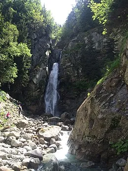 Image du carousel qui illustre: La cascade du Dard à Chamonix-Mont-Blanc