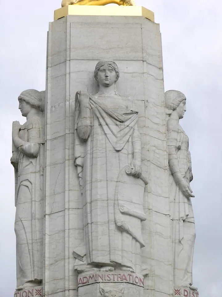 Image du carousel qui illustre: Monument aux morts américain à Tours